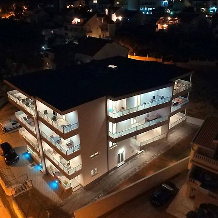 Apartments Danica Промайна Екстер'єр фото