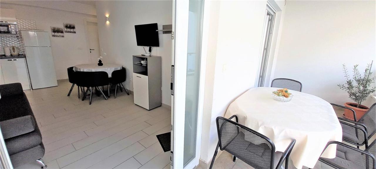 Apartments Danica Промайна Екстер'єр фото