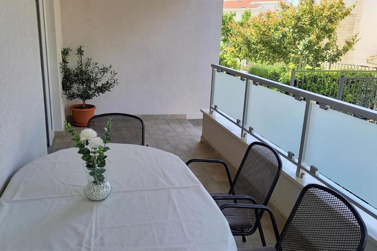 Apartments Danica Промайна Екстер'єр фото