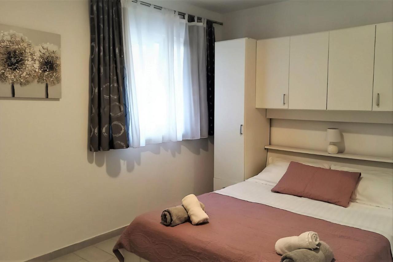 Apartments Danica Промайна Екстер'єр фото