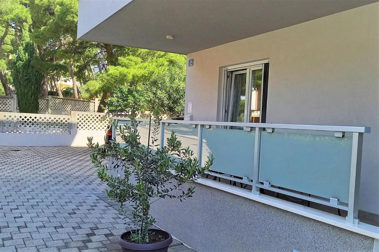Apartments Danica Промайна Екстер'єр фото