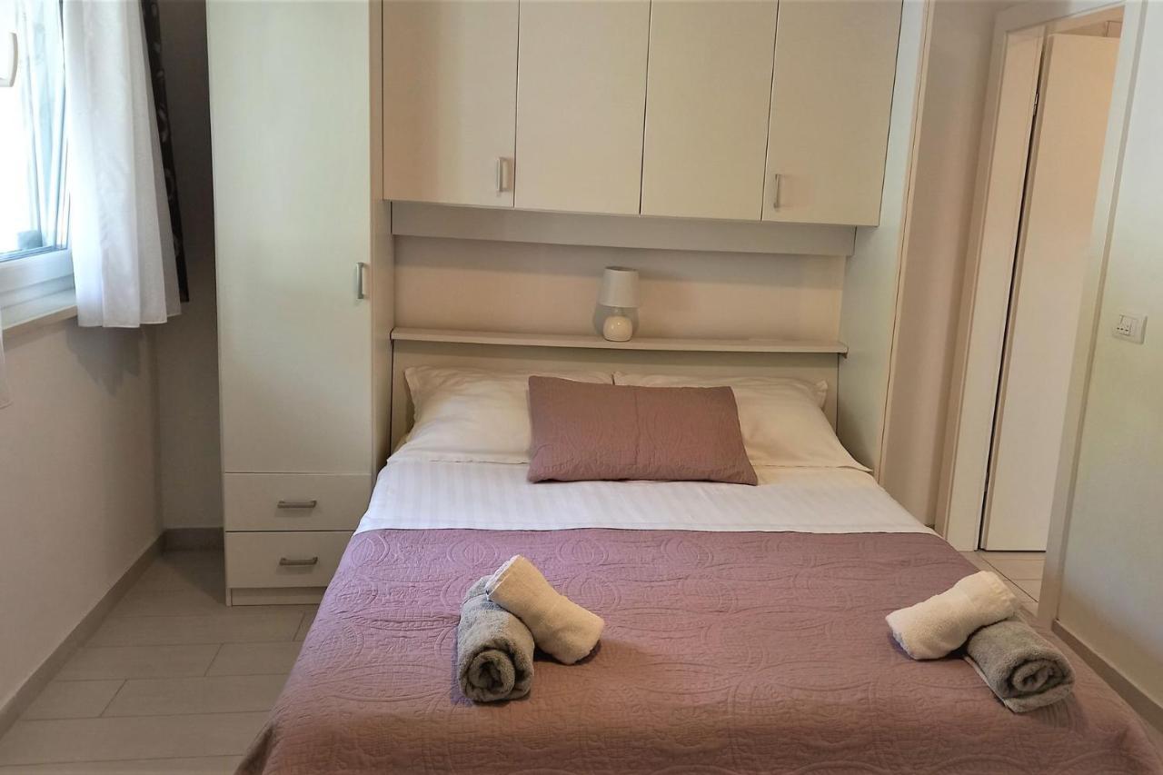 Apartments Danica Промайна Екстер'єр фото