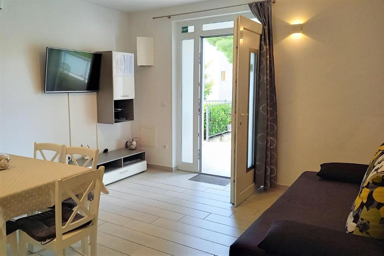 Apartments Danica Промайна Екстер'єр фото