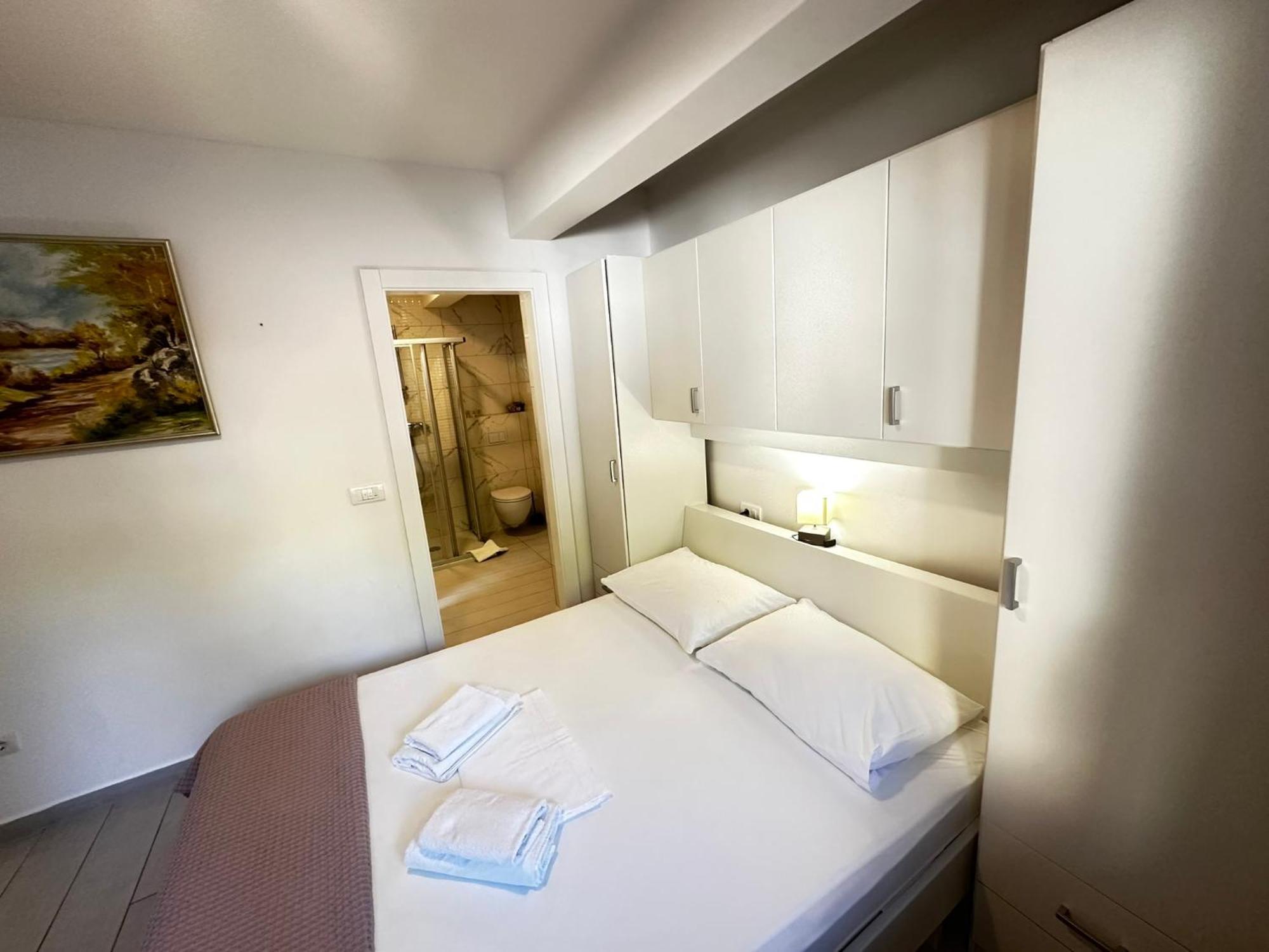 Apartments Danica Промайна Екстер'єр фото