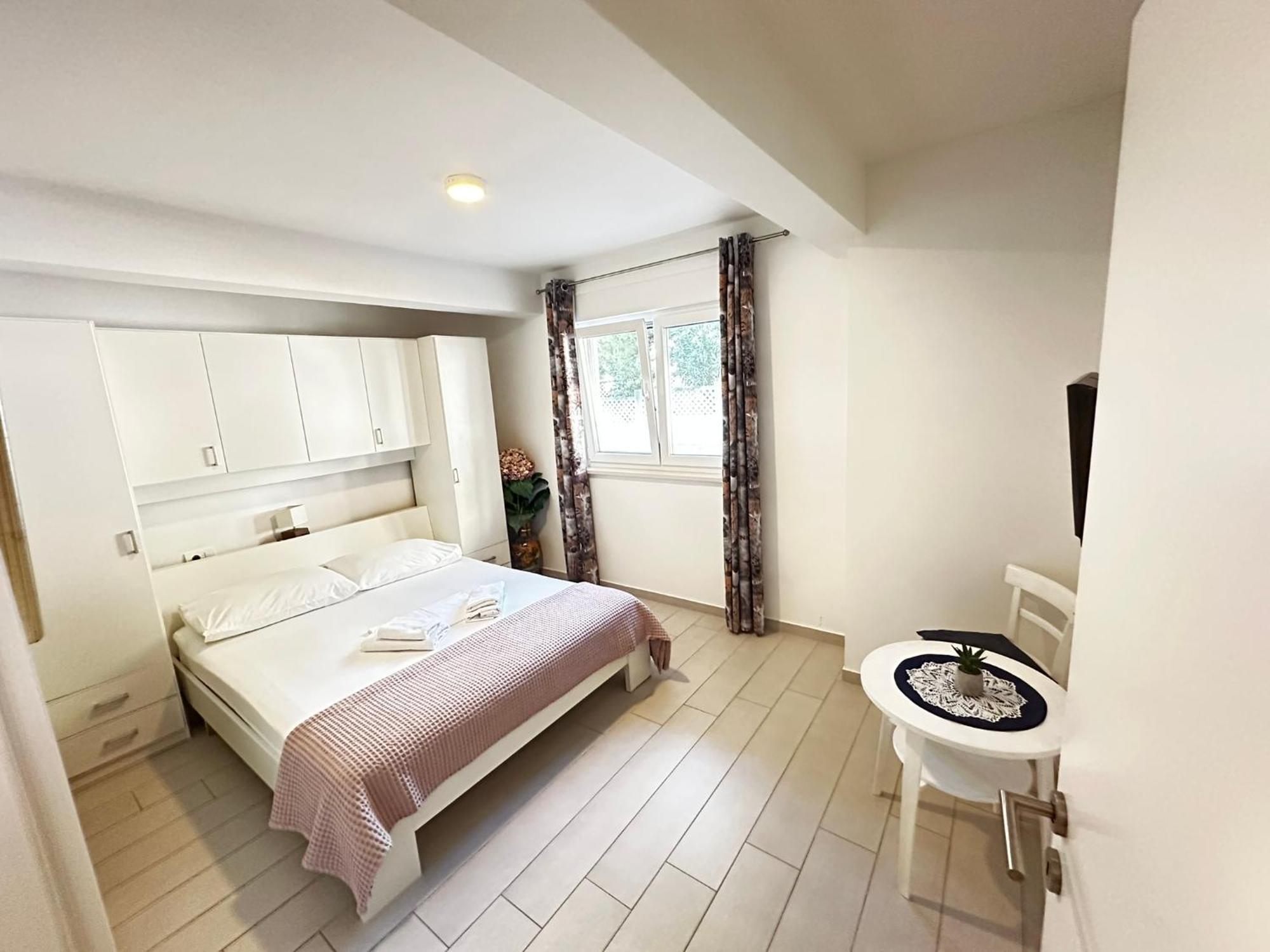 Apartments Danica Промайна Екстер'єр фото