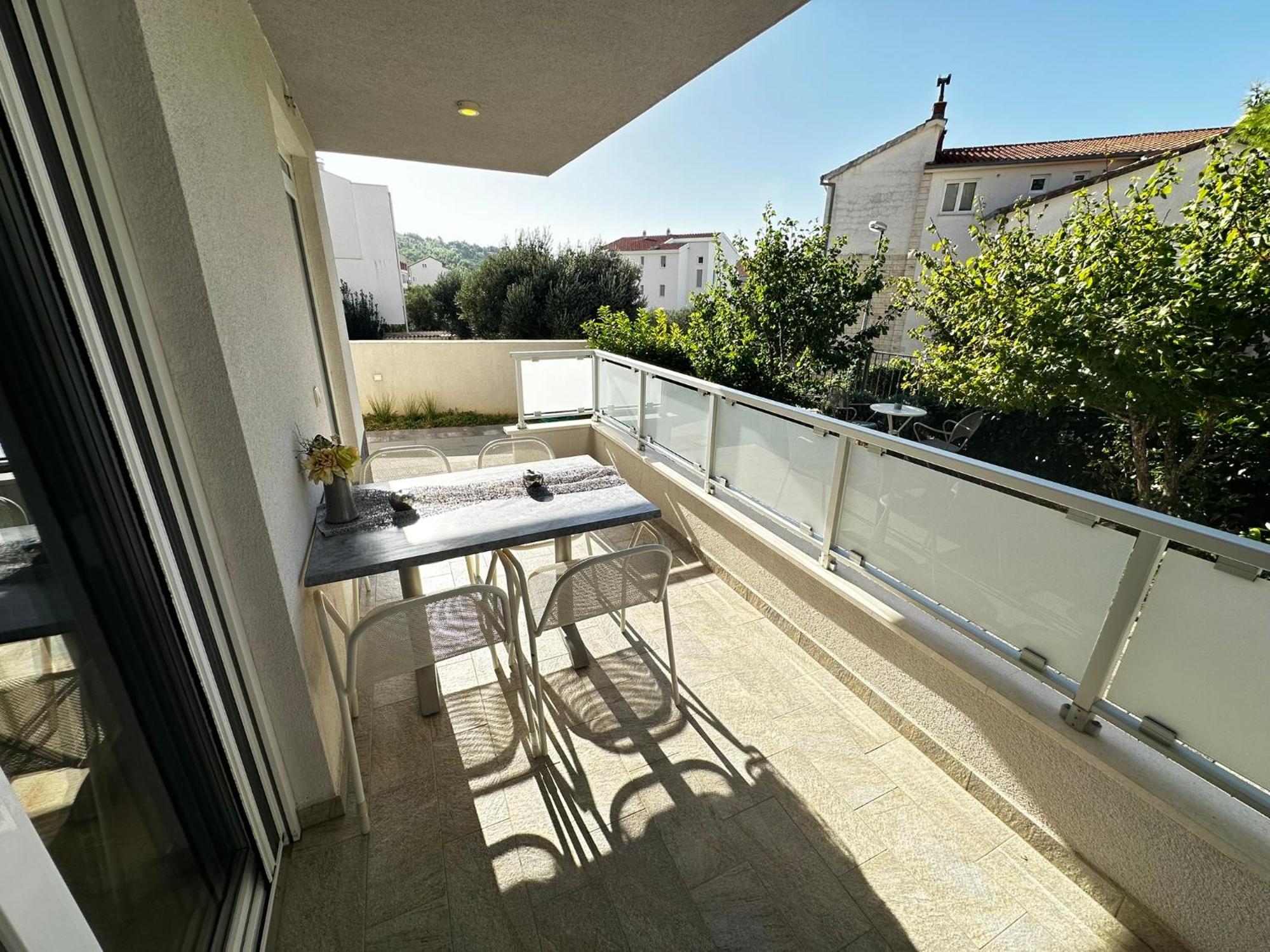 Apartments Danica Промайна Екстер'єр фото