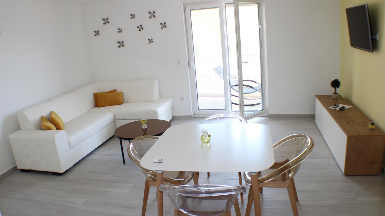 Apartments Danica Промайна Екстер'єр фото