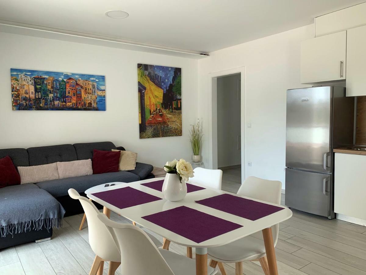 Apartments Danica Промайна Екстер'єр фото